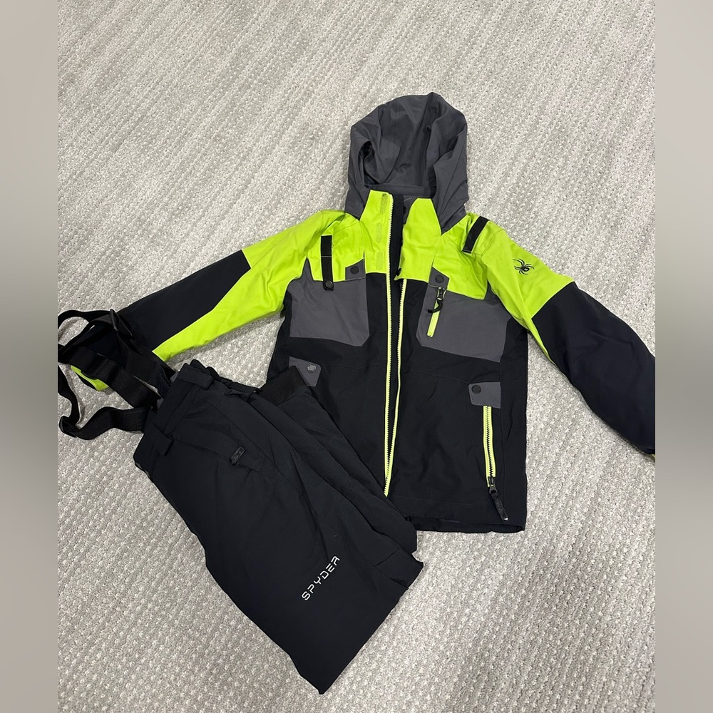 Youth size 10 Spyder Ski Jacket and youth size 10 ski pant set